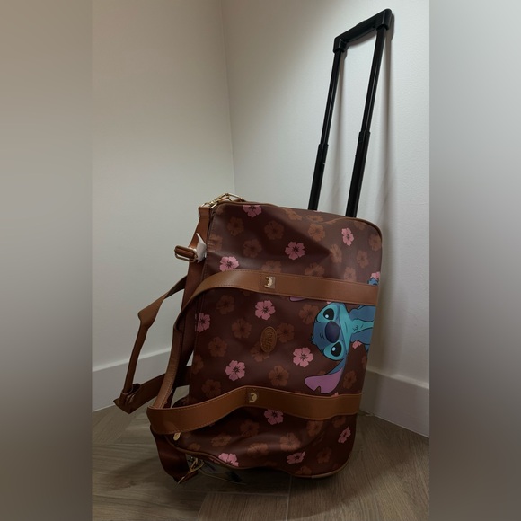 Disney “Stitch” Bioworld NWT 20” Rolling Duffle Bag Luggage Brown Lilo & Stitch - Picture 11 of 11